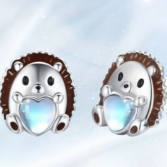 🌺 🌺 🌺Tiny Hedgehog Blue Heart Stud Earrings - Picture 4 of 4